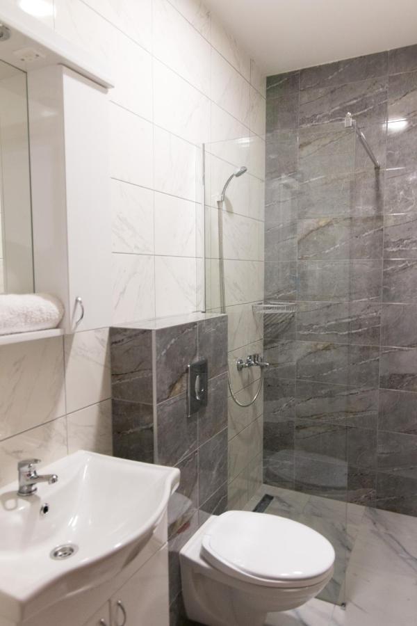 Viktorijini Konaci Apart otel Kremna Dış mekan fotoğraf
