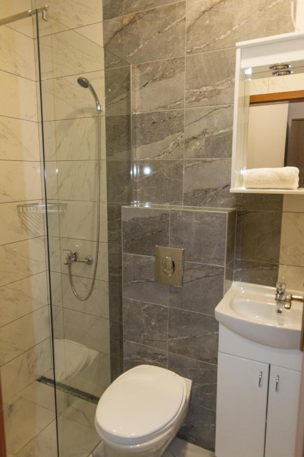 Viktorijini Konaci Apart otel Kremna Dış mekan fotoğraf